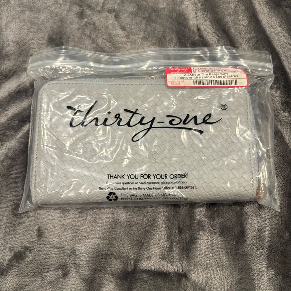 NWT Thirty One all about the Benjamins whisper grey basketweave wallet